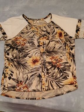 Cato Tropical Floral Raglan Short Sleeve Top - Cream, Yellow